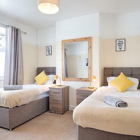 Off Road Parking, Garden, Tv In Every Room Swansea Exteriér fotografie