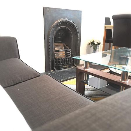 Off Road Parking, Garden, Tv In Every Room Swansea Exteriér fotografie
