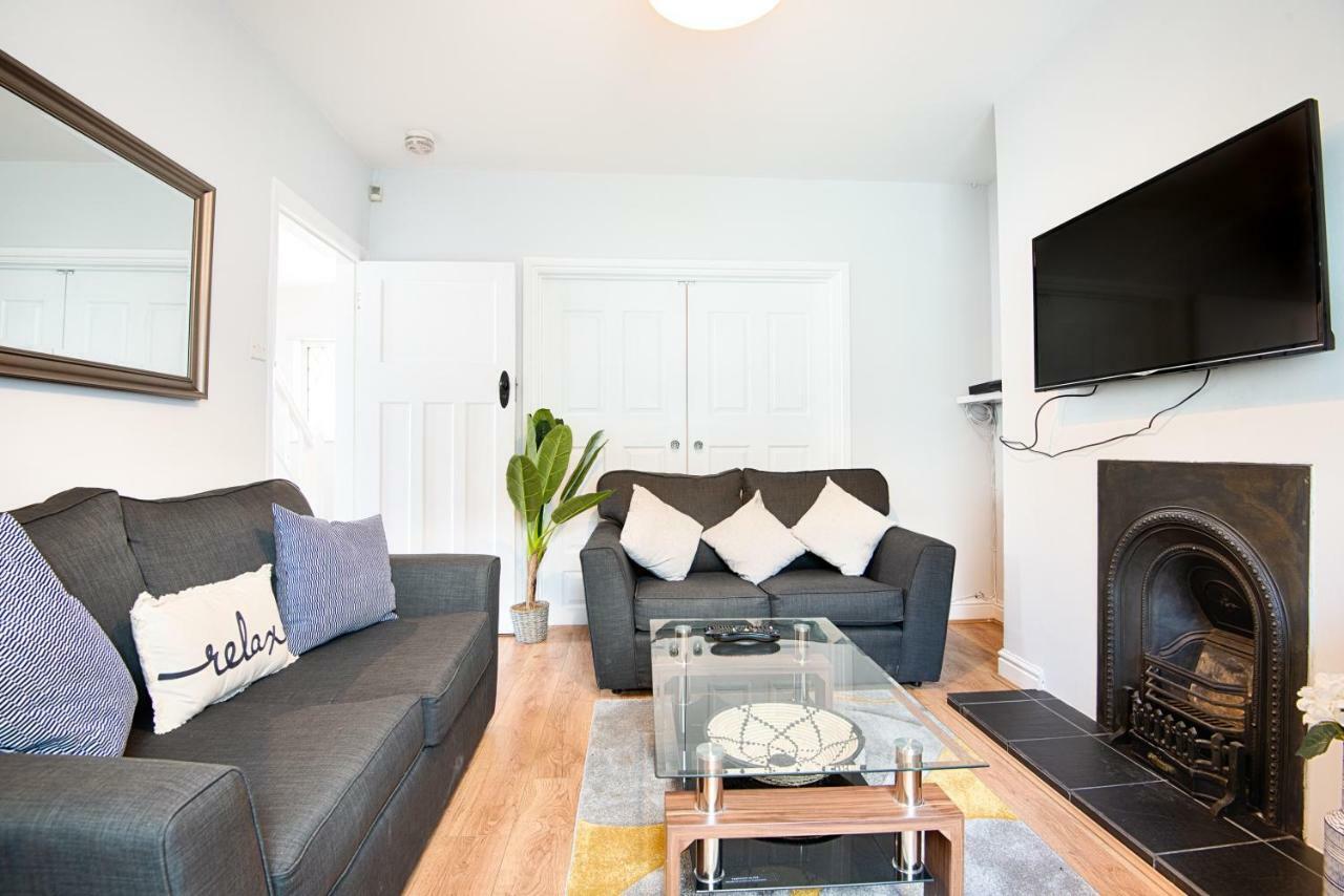Off Road Parking, Garden, Tv In Every Room Swansea Exteriér fotografie