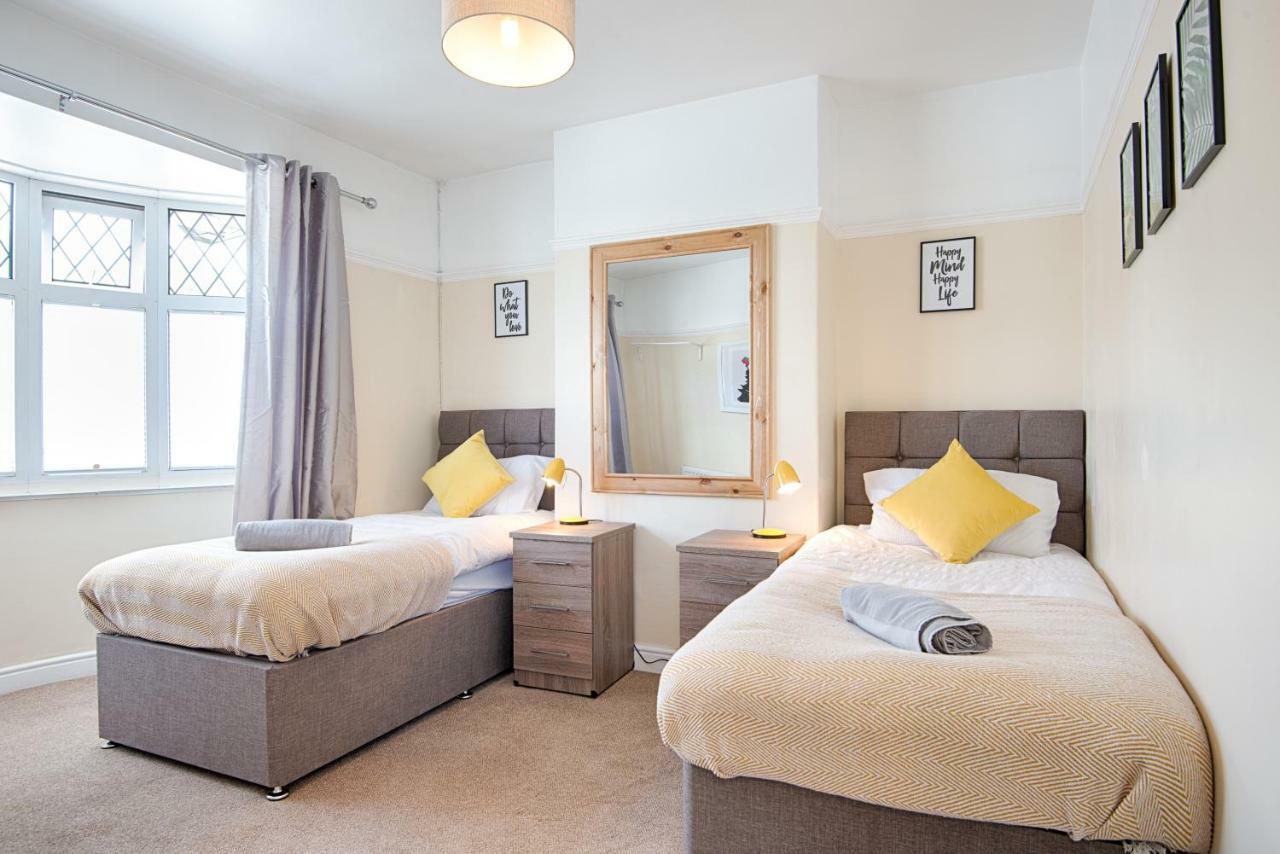 Off Road Parking, Garden, Tv In Every Room Swansea Exteriér fotografie