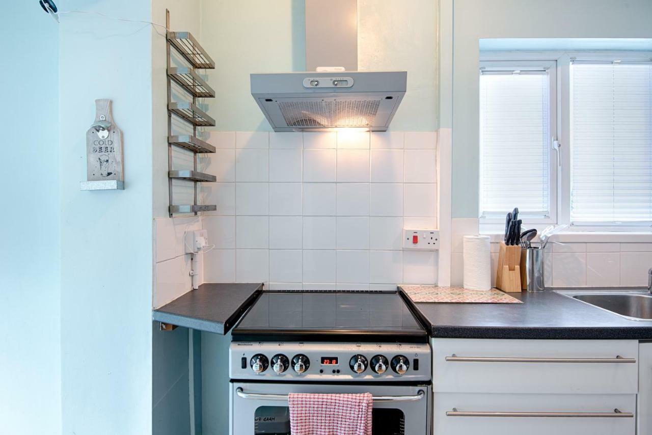 Off Road Parking, Garden, Tv In Every Room Swansea Exteriér fotografie