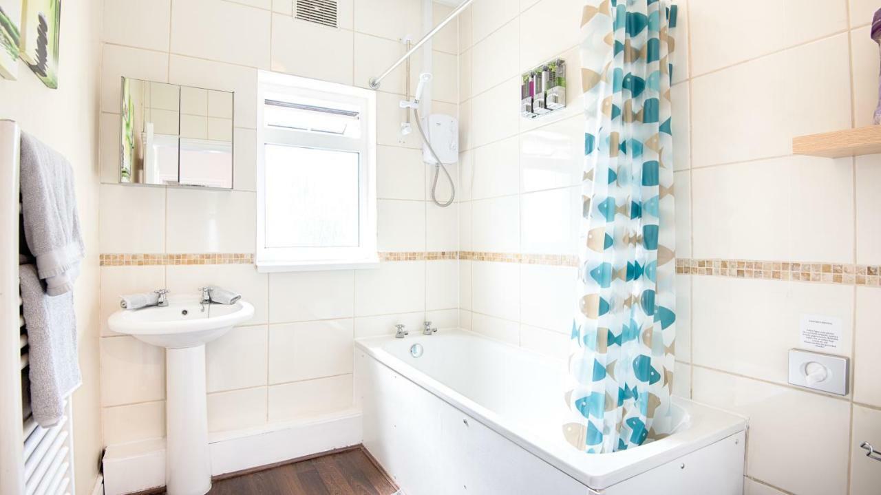 Off Road Parking, Garden, Tv In Every Room Swansea Exteriér fotografie