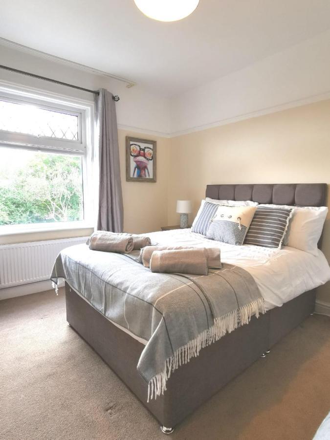 Off Road Parking, Garden, Tv In Every Room Swansea Exteriér fotografie